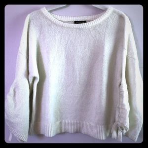 Kenneth Cole white scrunch tie sleeve sweater